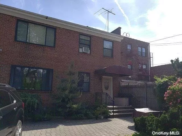 Forest Hills, NY 11375,70-34 Olcott ST #1