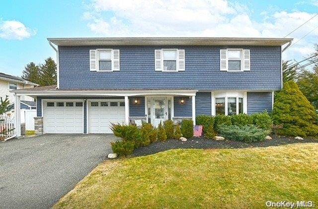11 Sandra DR, Smithtown, NY 11788