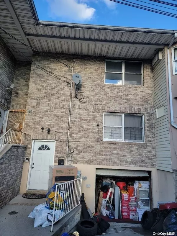 Jamaica, NY 11433,168-27a 105th Avenue