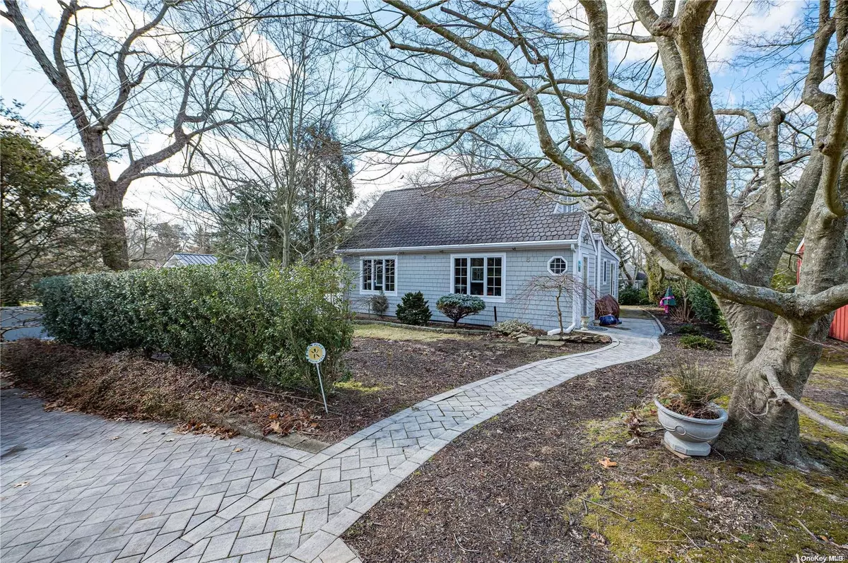 Hampton Bays, NY 11946,Address not disclosed