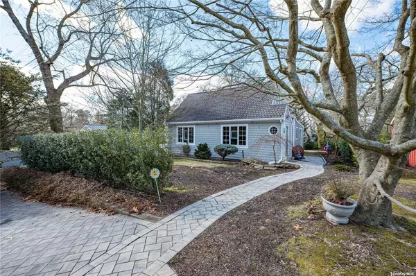 Hampton Bays, NY 11946