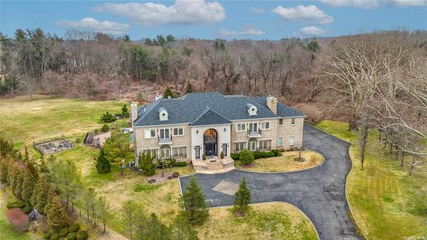 9 Penny Pond Court, Old Brookville, NY 11548