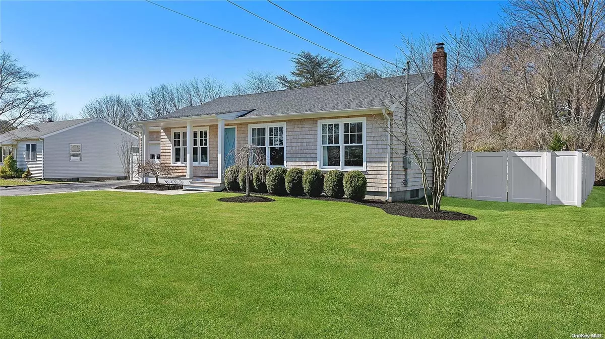 East Moriches, NY 11940,130 Pine ST