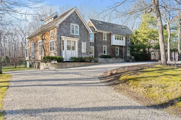 East Hampton, NY 11937,81 N Woods LN