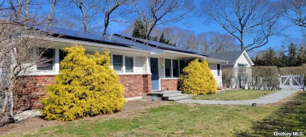 Hampton Bays, NY 11946,34 Nassau RD