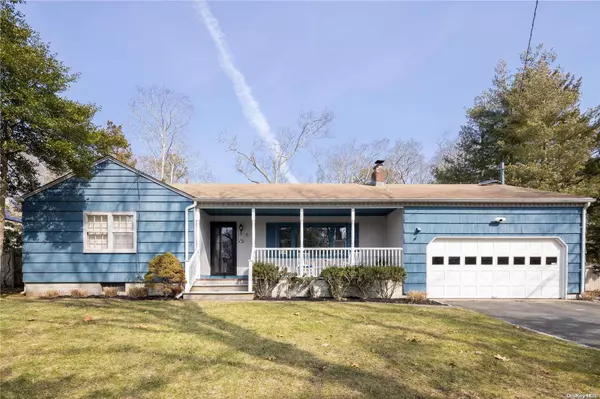 Hampton Bays, NY 11946,6 Robins Nest LN