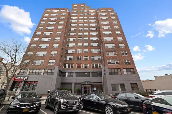 Forest Hills, NY 11375,107-40 Queens Blvd #6J