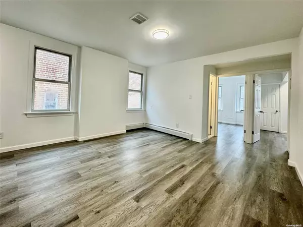 50-50 67th ST #2ND FL, Maspeth, NY 11378