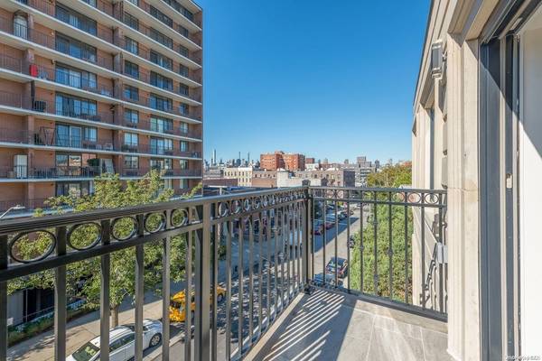 Long Island City, NY 11102,23-23 30th RD #4B