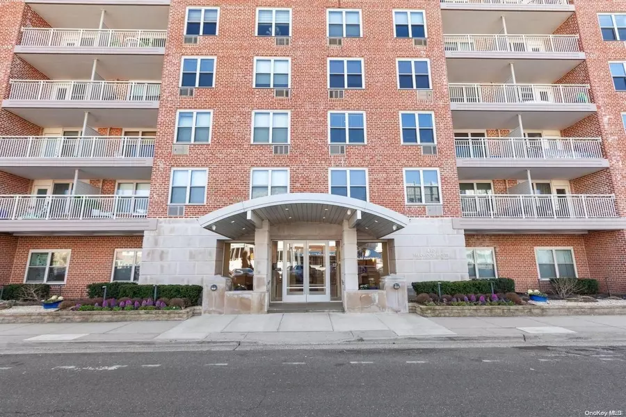 410 E Broadway #2E, Long Beach, NY 11561