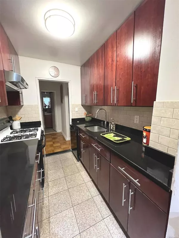 Flushing, NY 11354,142-05 Roosevelt AVE #214