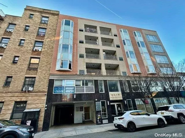 140-75 Ash AVE #4H, Flushing, NY 11355