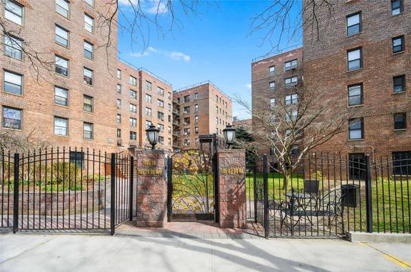 10515 66th Road #1D,  Forest Hills,  NY 11375