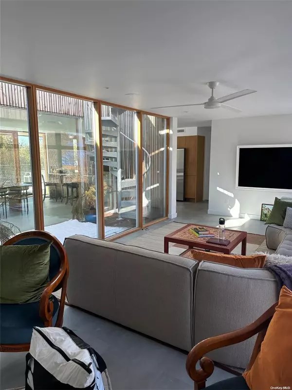 Ocean Beach, NY 11770,25 Sloop WALK