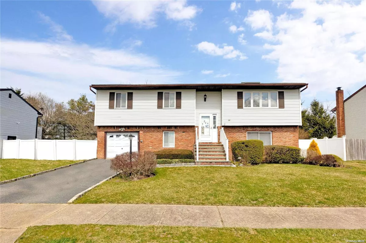 West Islip, NY 11795,26 Oliva CT