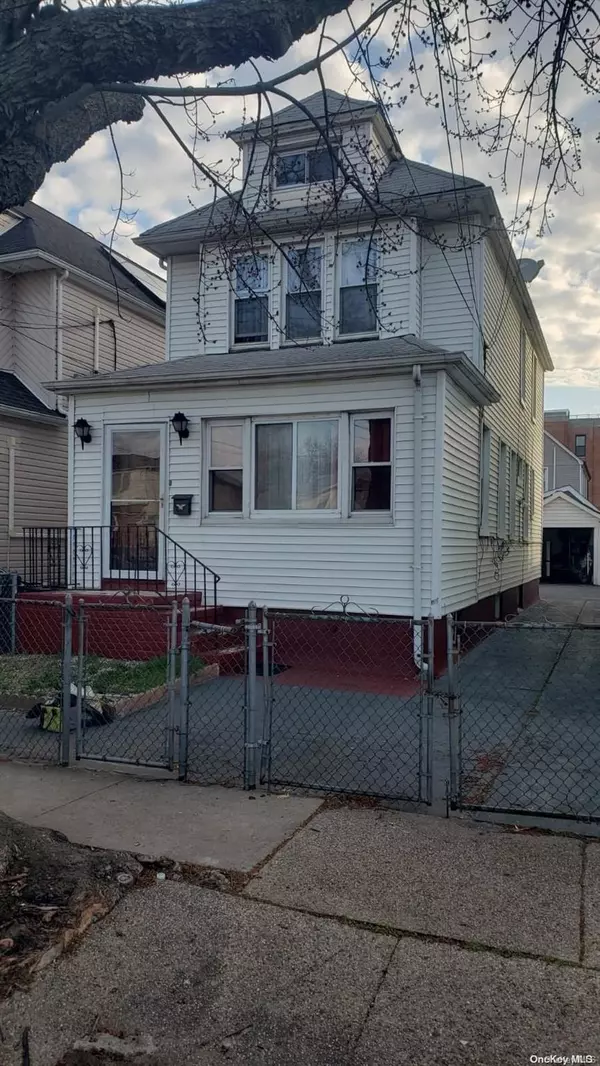 South Ozone Park, NY 11420,109-45 127th ST