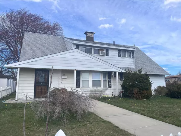 Levittown, NY 11756,133 Abbey LN