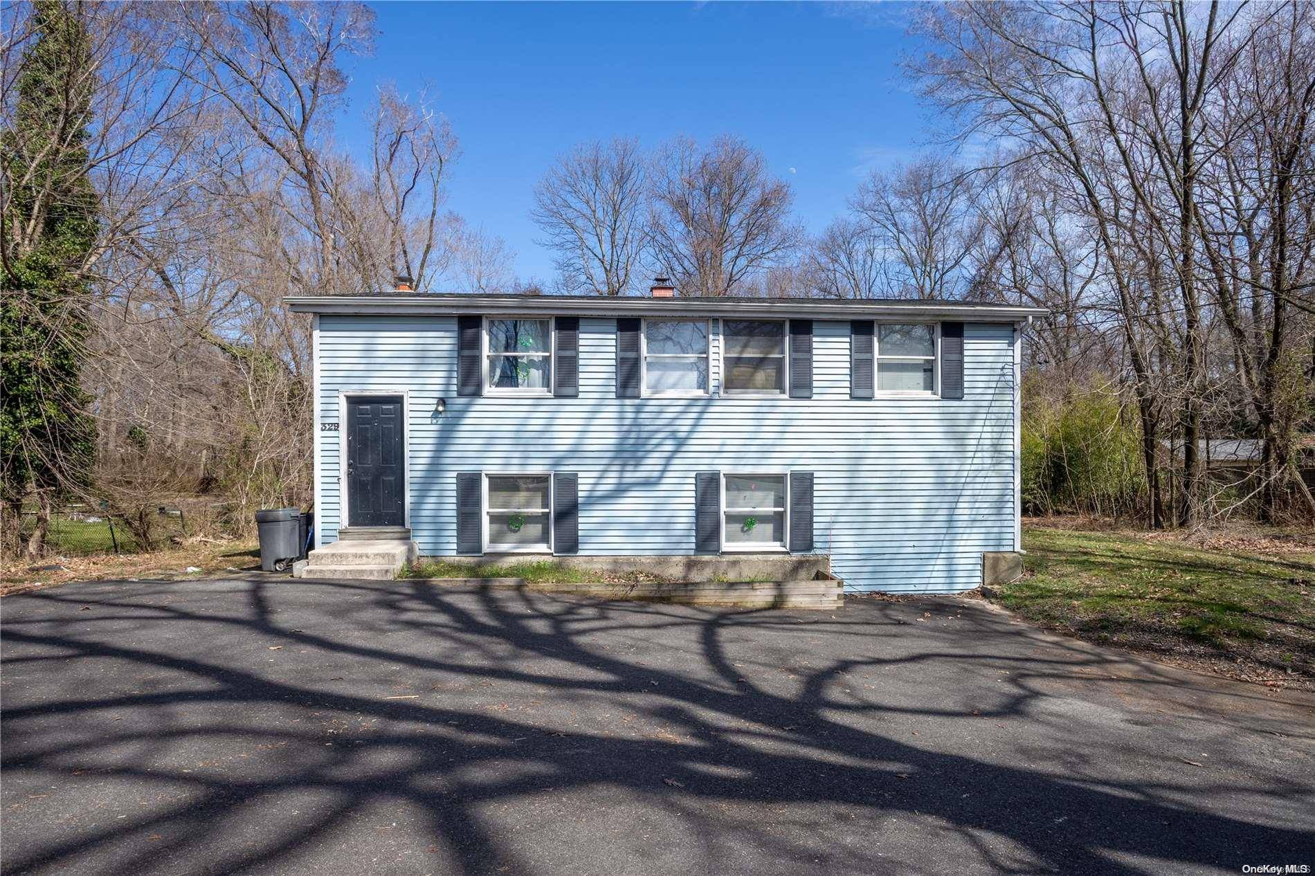 329 Old Town RD, East Setauket, NY 11733
