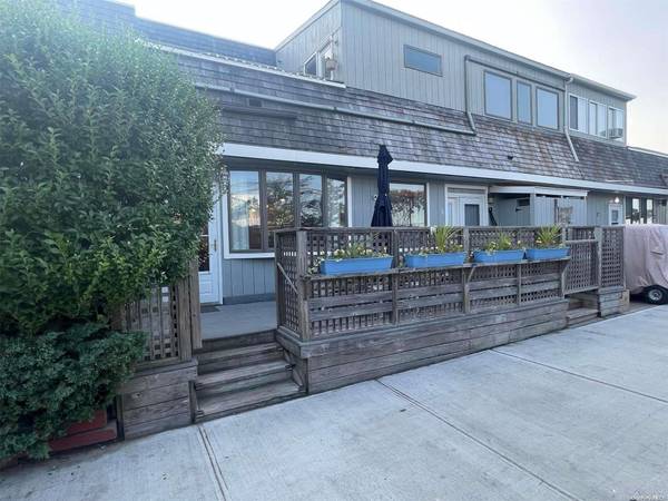 7 Dehnhoff WALK, Ocean Beach, NY 11770