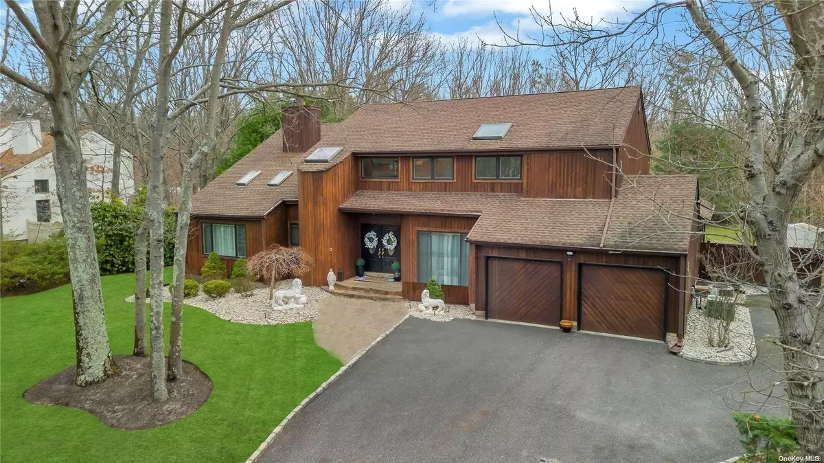 South Setauket, NY 11720,3 Lily DR