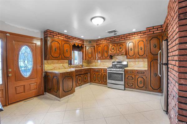 155-11 14th AVE, Beechhurst, NY 11357