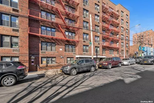 87-70 173rd Street #6E, Jamaica, NY 11432