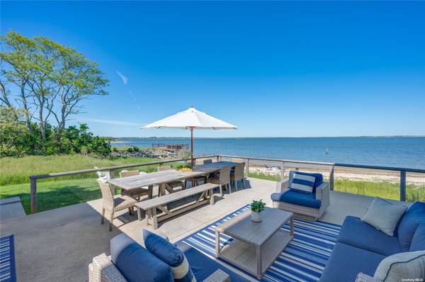 Hampton Bays, NY 11946,15B Lighthouse RD