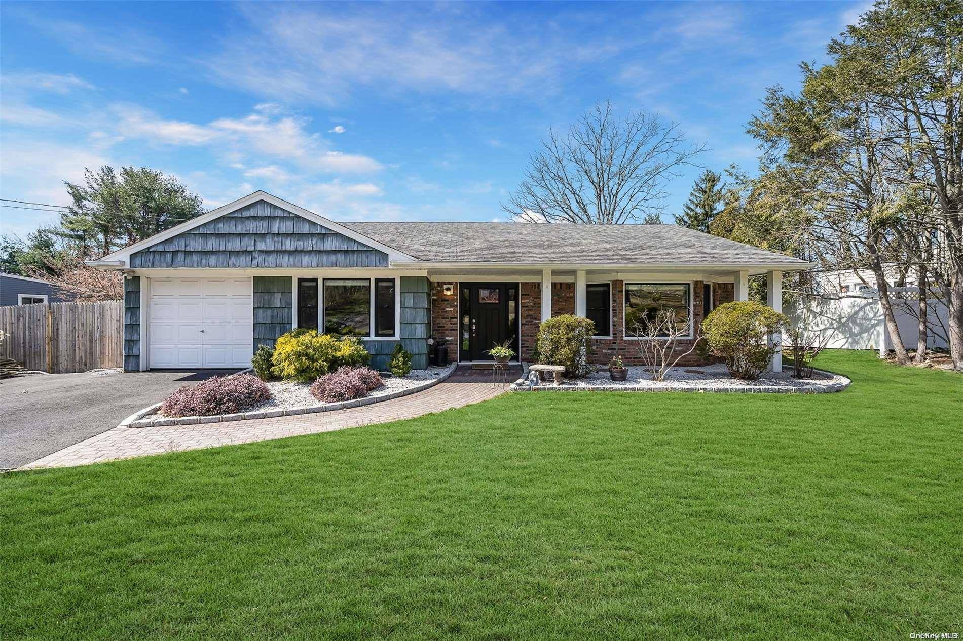 312 Terry RD, Smithtown, NY 11787