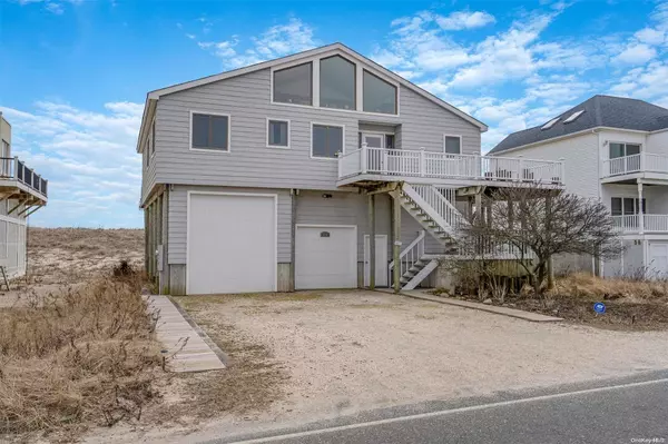 Westhampton Beach, NY 11978,717 Dune RD