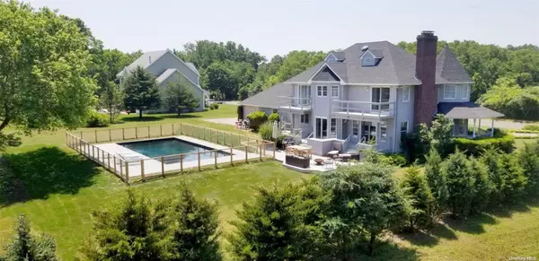 Orient, NY 11957,560 Grandview DR