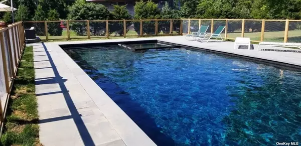 Orient, NY 11957,560 Grandview DR