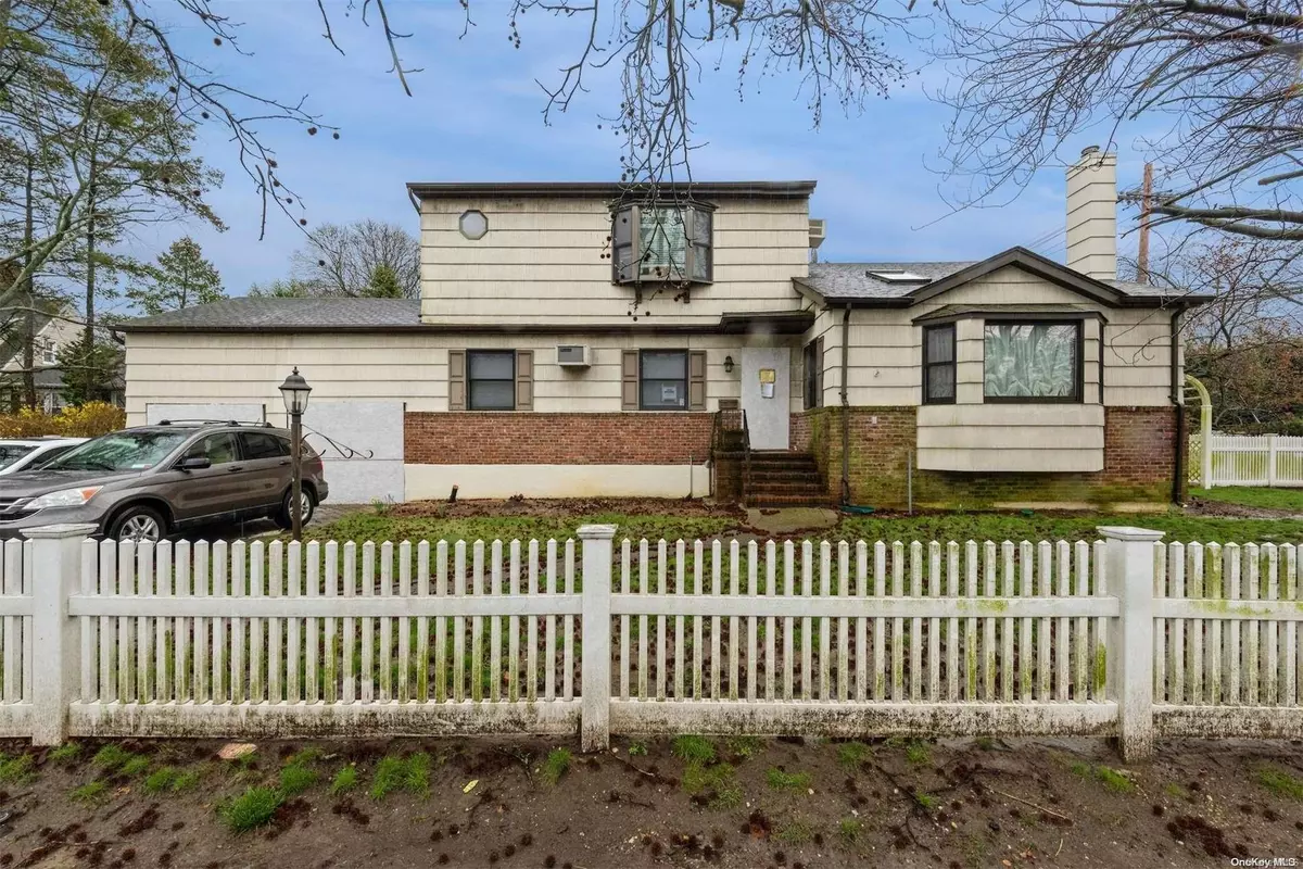 Rockville Centre, NY 11570,123 Hempstead AVE