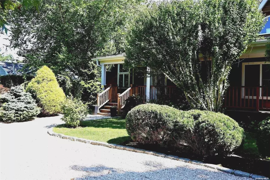 6 Nidzyn AVE, Remsenburg, NY 11960