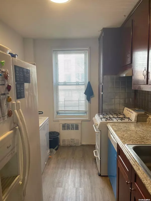 Flushing, NY 11355,144-30 Sanford Ave #1C