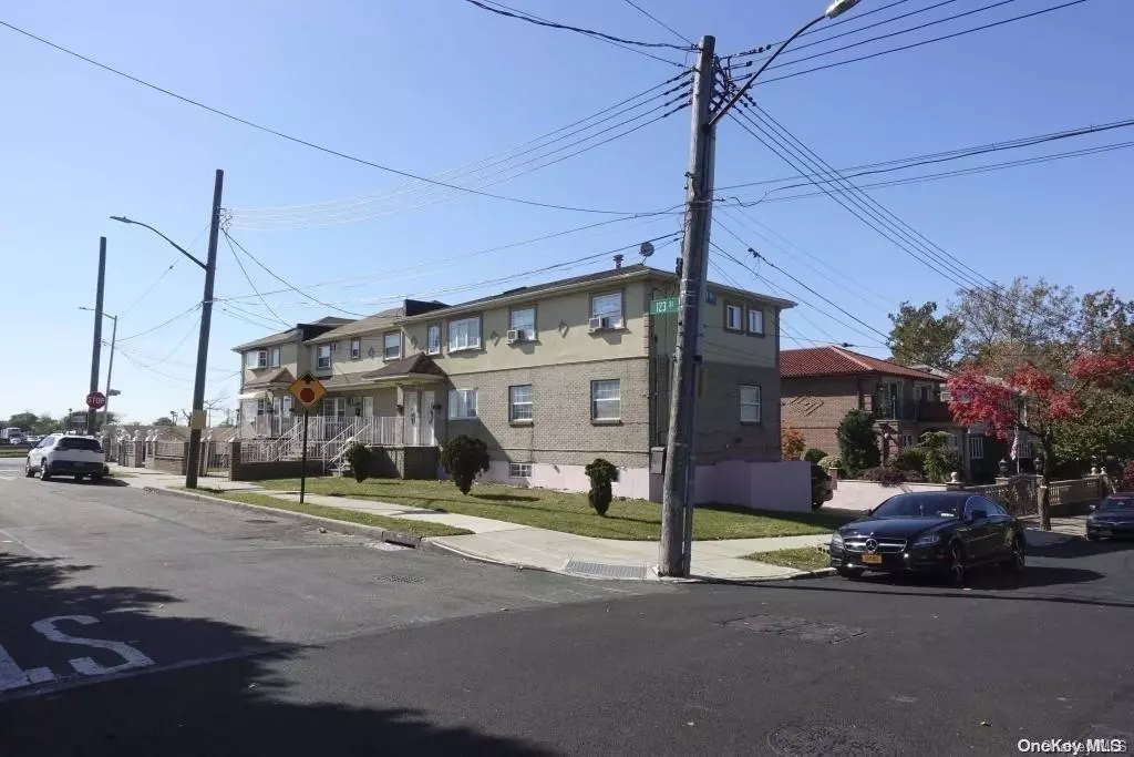 South Ozone Park, NY 11420,150-04 123rd ST