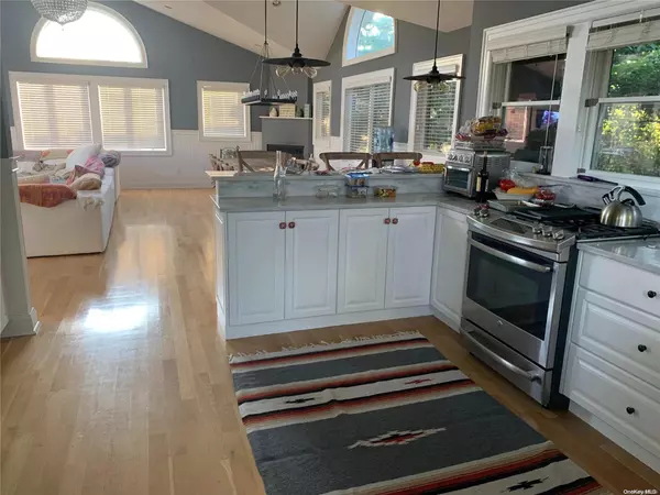 Ocean Beach, NY 11770,Address not disclosed
