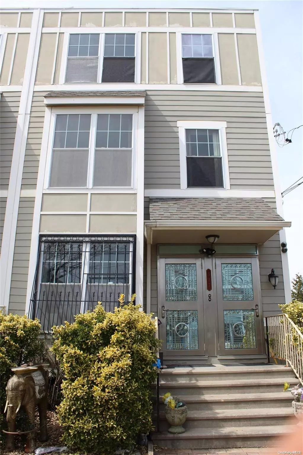 Far Rockaway, NY 11691,337 Beach 42nd ST