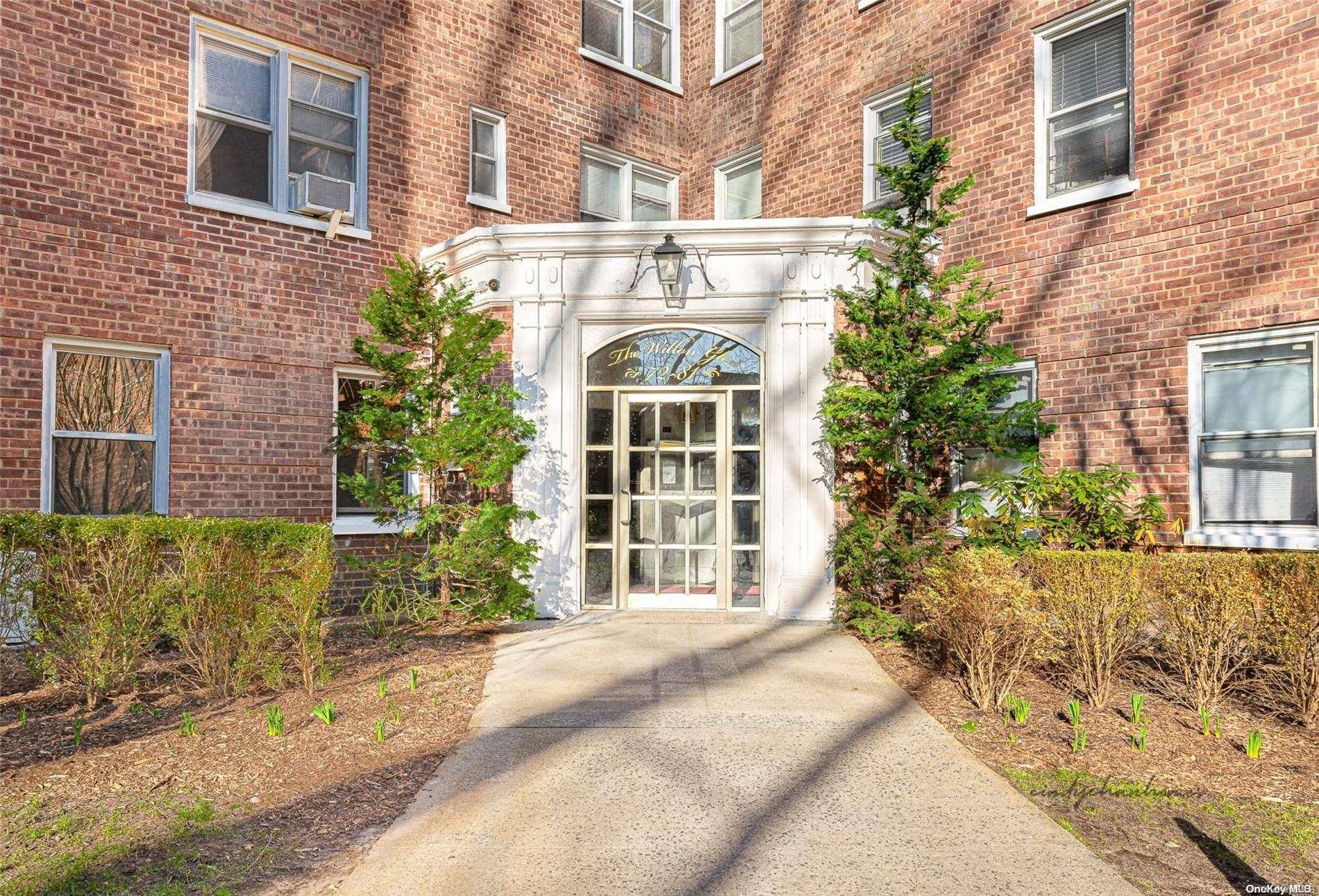 72-81 113th ST #4X, Forest Hills, NY 11375