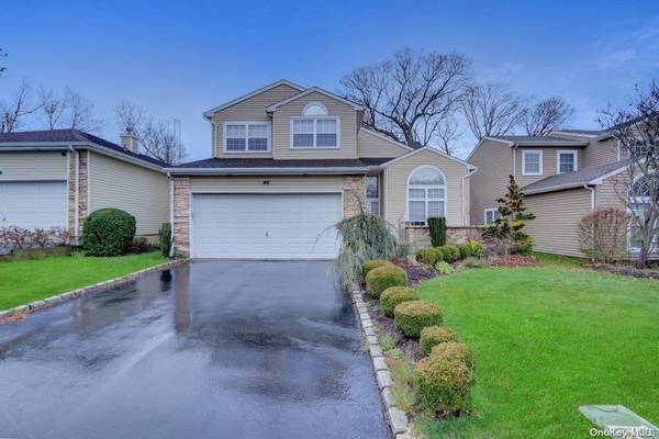 46 Hamlet DR,  Hauppauge,  NY 11788
