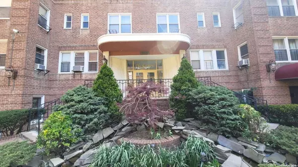 Rego Park, NY 11374,99-41 64 AVE #C12