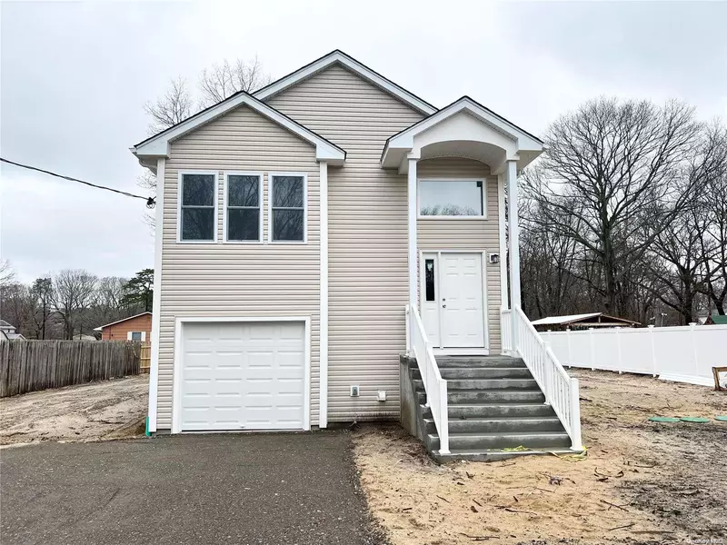 69 Carr Lane, Coram, NY 11727