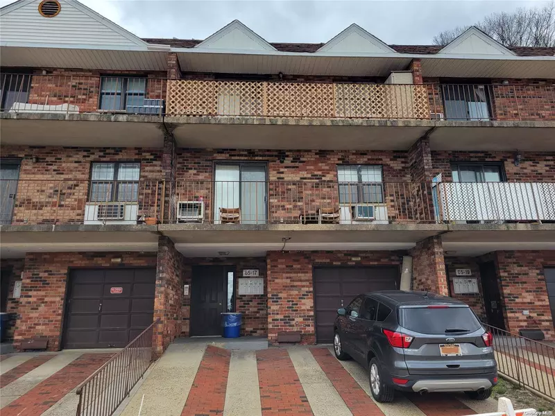 65-17 242 ST #7D, Douglaston, NY 11362