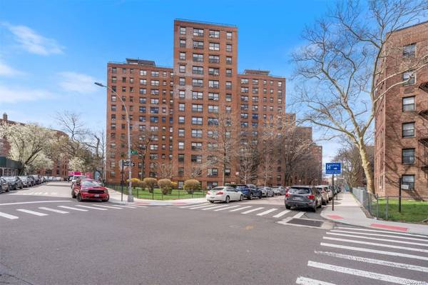 99-72 66th Road #7L,  Rego Park,  NY 11374