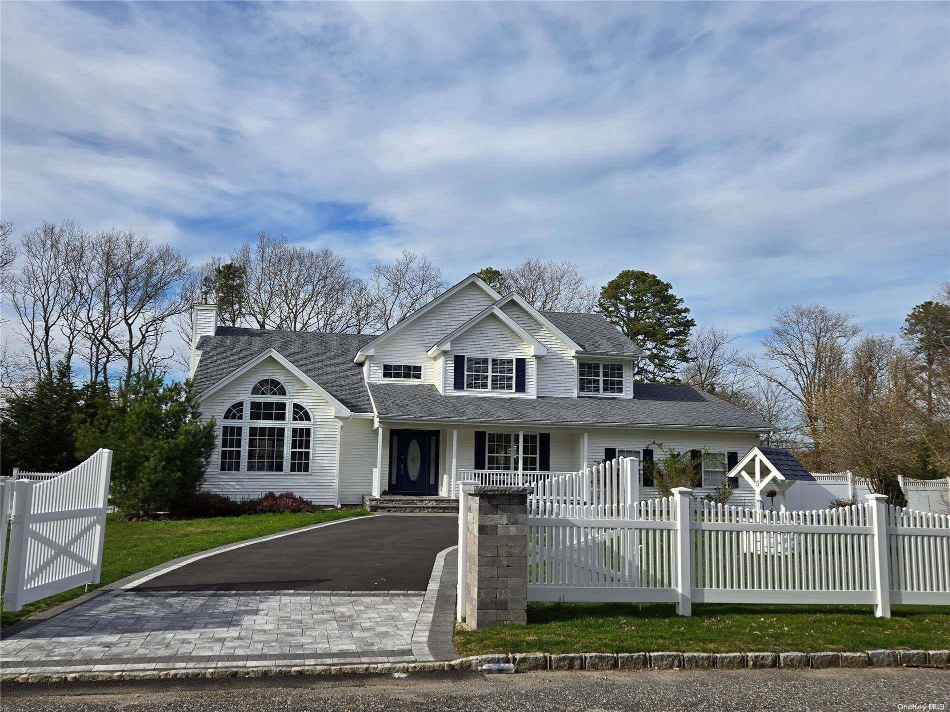 5 Sander Court, Middle Island, NY 11953