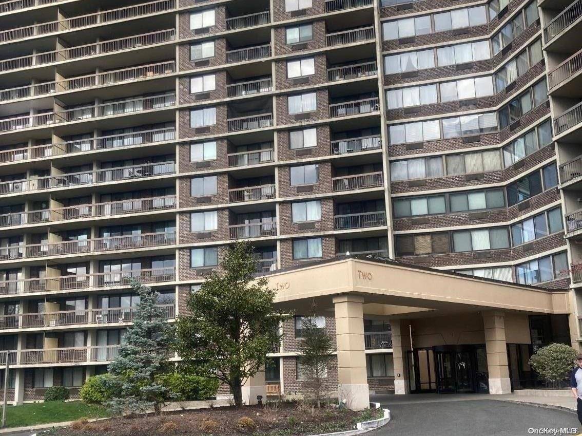 2 Bay Club DR #4U, Bayside, NY 11360