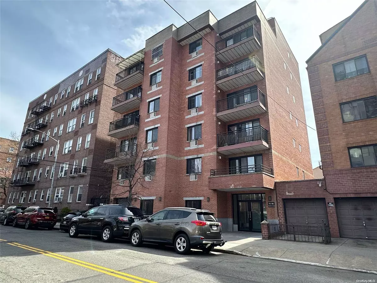 Elmhurst, NY 11373,91-06 Whitney AVE #4A