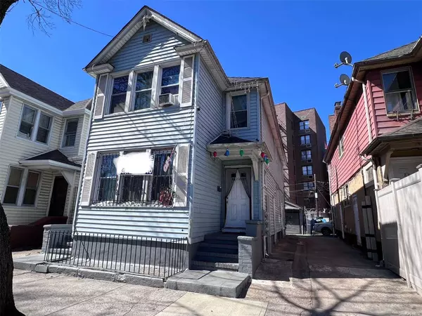 88-14 145th ST, Jamaica, NY 11435