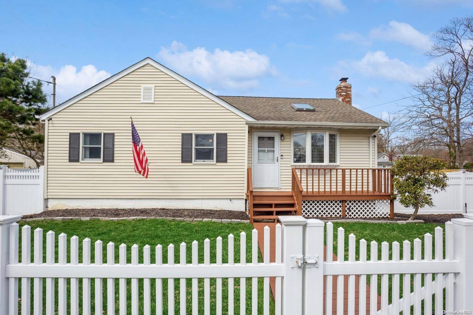 186 Lynbrook DR, Mastic Beach, NY 11951