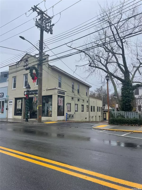 Port Jefferson, NY 11777,320 Main ST