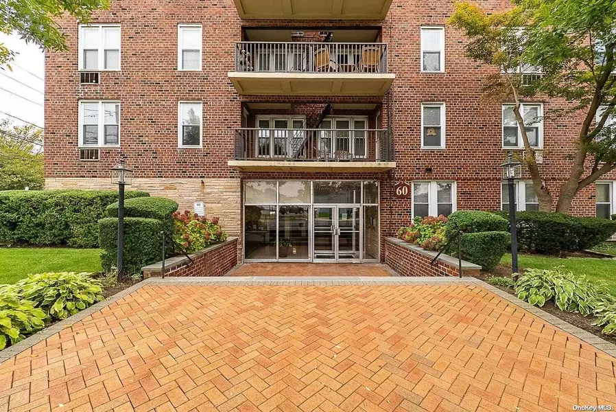 60 Hempstead AVE #3H, Lynbrook, NY 11563